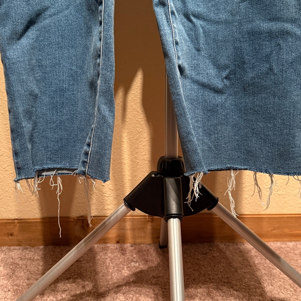 Women’s size 22 light blue wash straight legs raw hem denim crop jeans $169 - Picture 7 of 10